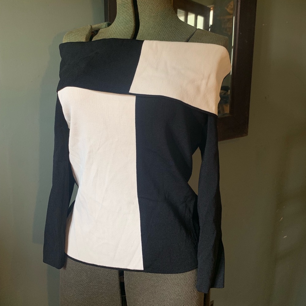 BLACK & WHITE - Colorblock Off The Shoulder Blouse